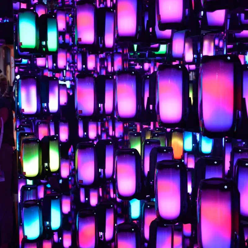 Unterhaltungselektronik-Ausstellung auf der IFA 2019 Berlin mit Display-Technologie und Smart-Home-Geräten