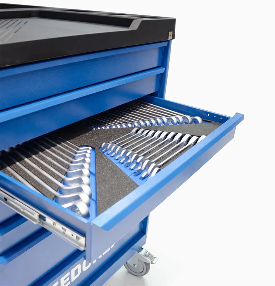 Geöffnete Schublade des GEDORE WORKSTER smartline mit vollständig sortiertem Schraubenschlüssel-Set