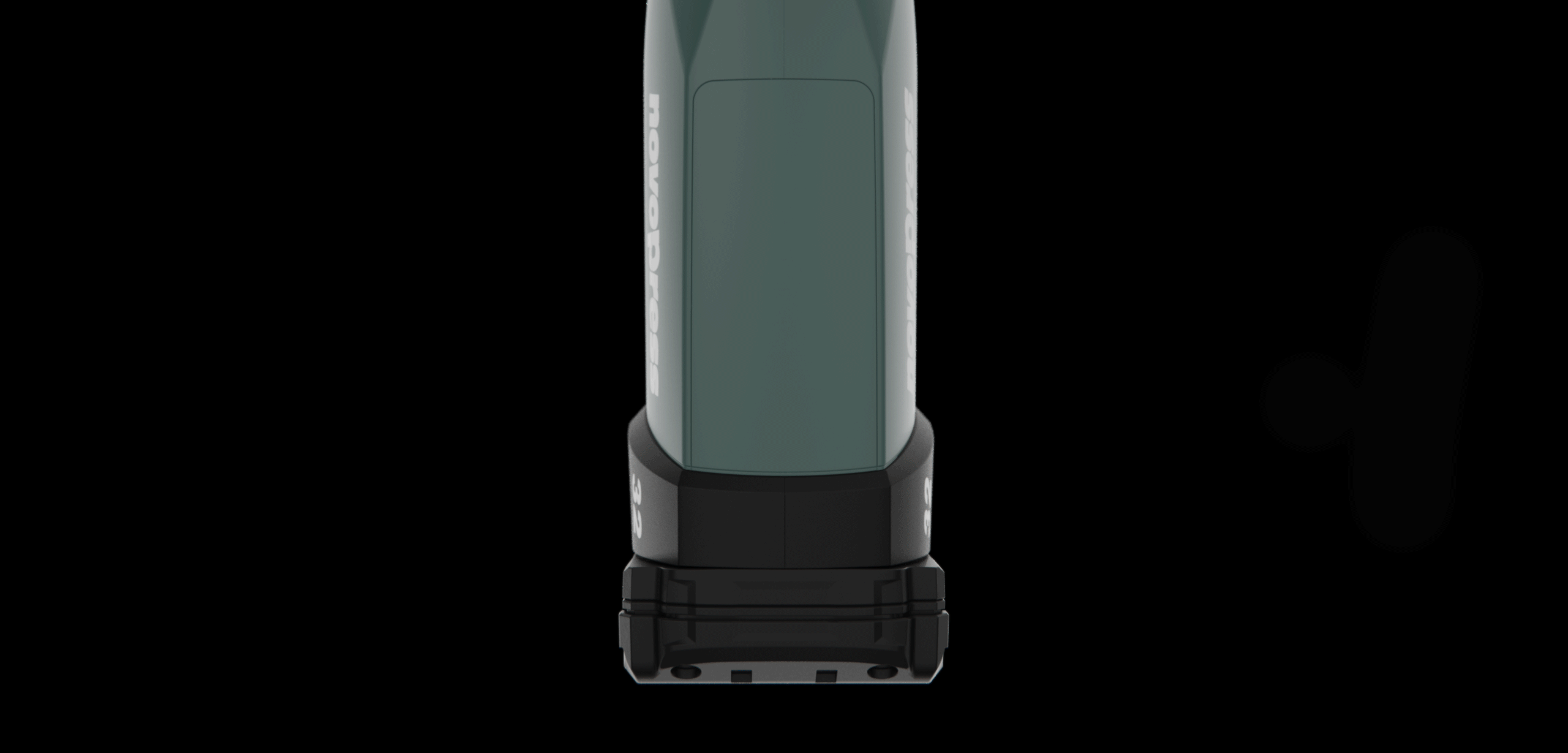 Nahaufnahme des Gehäuses der NOVOPRESS 32 Pressmaschine mit hinterbeleuchtetem Display und Akkuanschluss